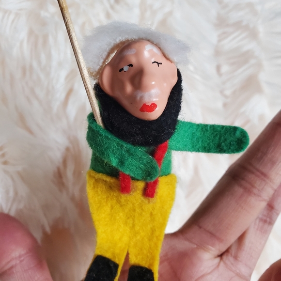 Vintage Red Riding Hood Finger Puppet Set - Picture 7 of 9